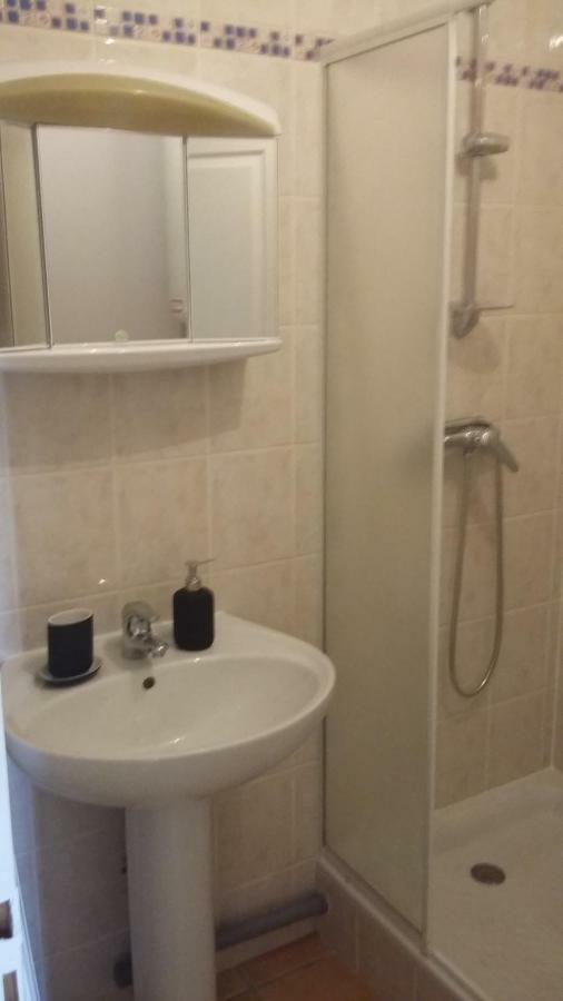 Appartement Dans Propriete Calme En Pleine Nature Charbonnières-les-Bains Exteriör bild